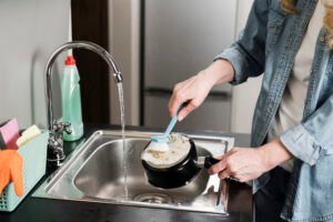 How to Hand Wash Goodful Pans Correctly
